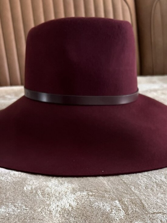 Burgundy Women\'s Hat by Vineyard Vines